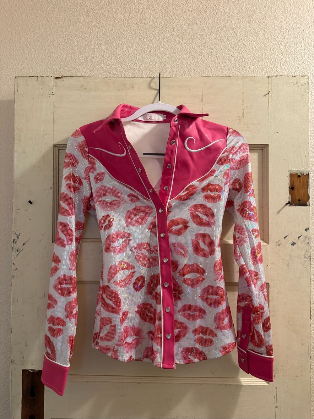Neon Spur Pink Holographic Lips Western Snap Shirt XS